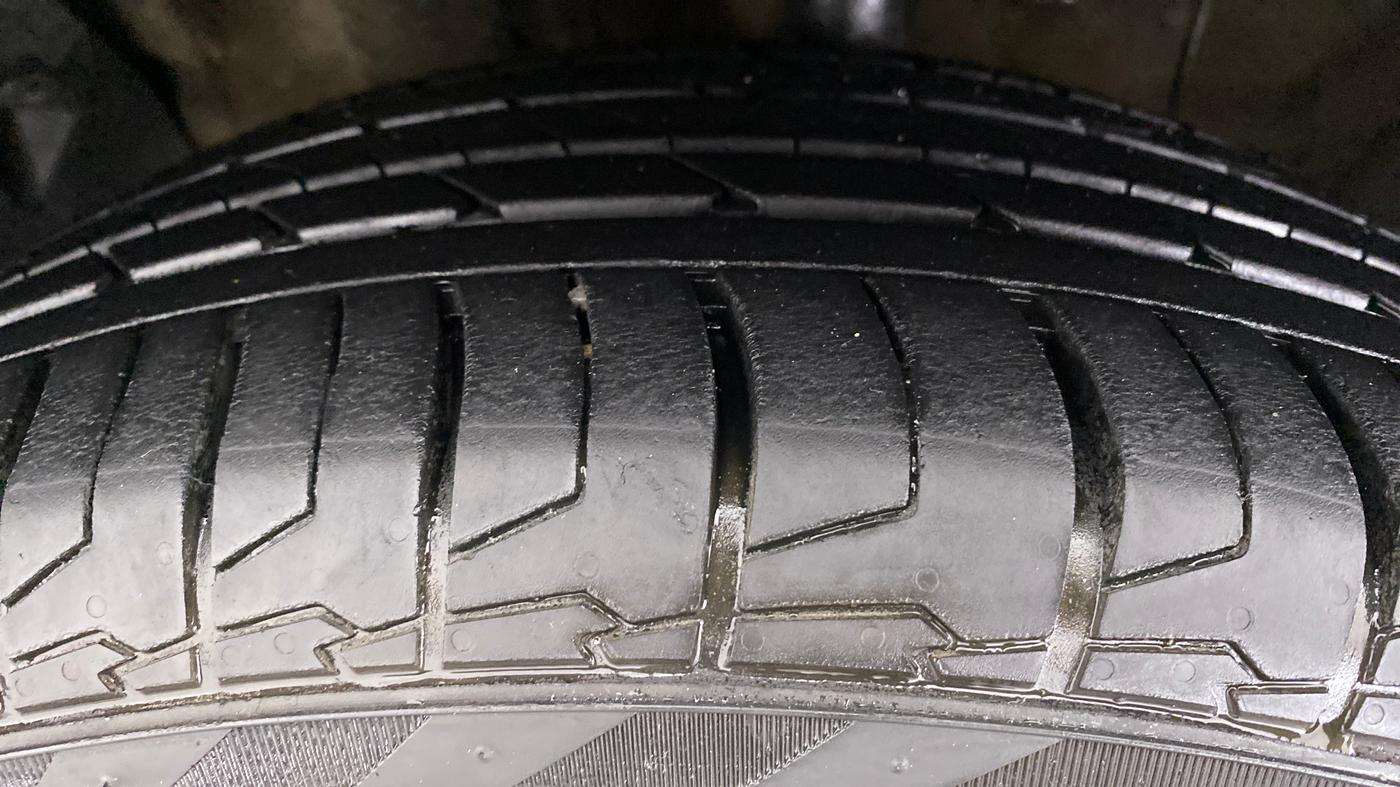 2020 Hyundai Creta 1.5 SX (O) AT, Petrol, Automatic, 13,918 km, Left Front Tyre Tread
