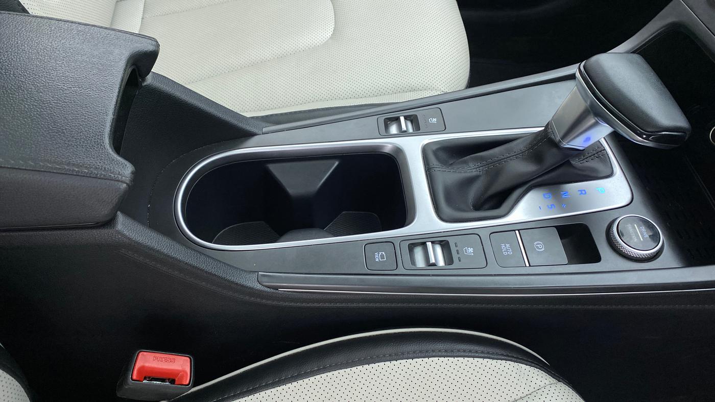 2020 Hyundai Creta 1.5 SX (O) AT, Petrol, Automatic, 13,918 km, Gear Lever