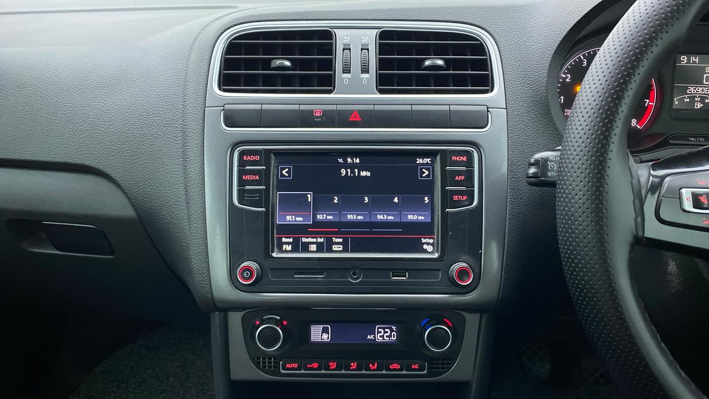 2020 Volkswagen Polo HIGHLINE PLUS 1.0 TSI MT, Petrol, Manual, 27,313 km, Air Conditioner
