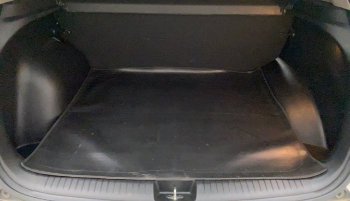 2019 Hyundai Creta SX 1.6 PETROL, Petrol, Manual, 56,549 km, Boot Inside