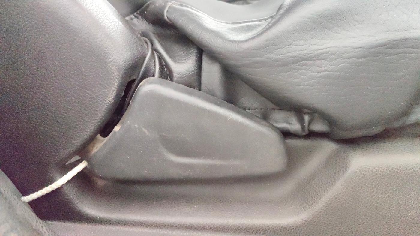 2022 Renault Kwid RXL 0.8 (O), Petrol, Manual, 1,07,745 km, Driver Side Adjustment Panel