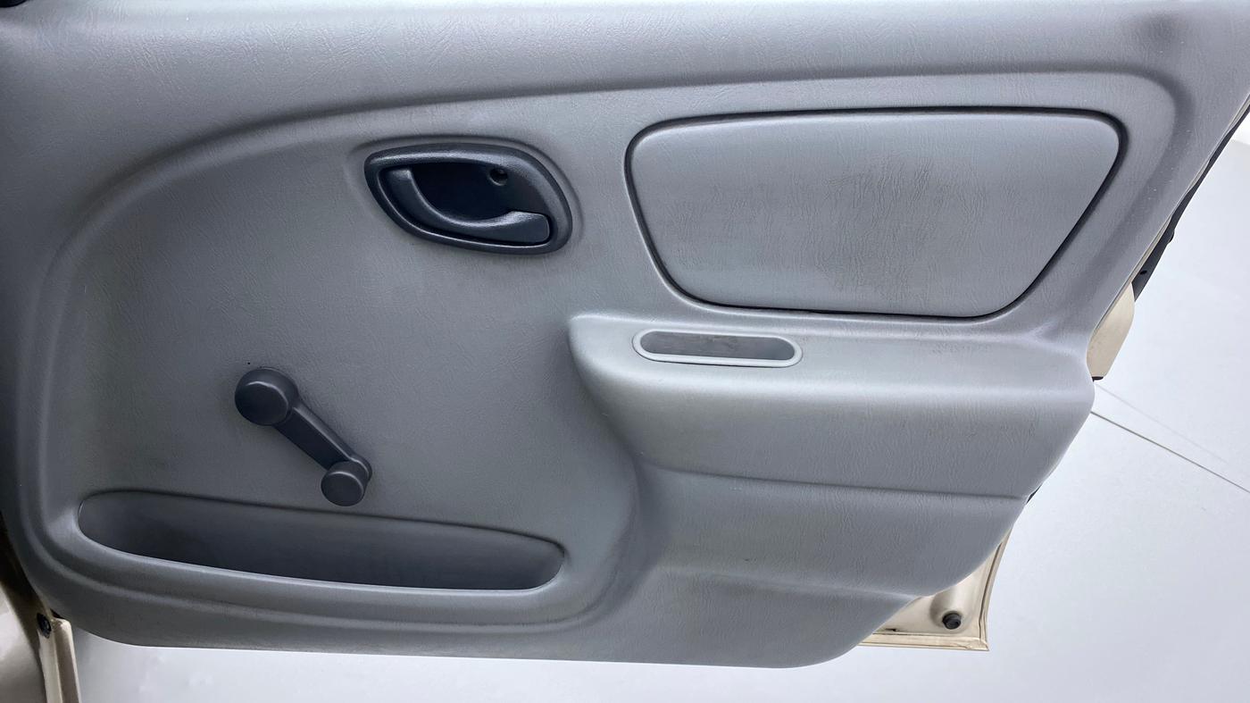 2011 Maruti Alto K10 LXI P, Petrol, Manual, 76,856 km, Driver Side Door Panels Control