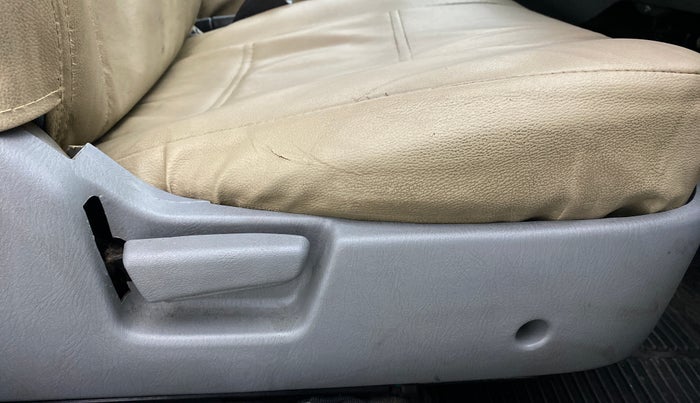 2011 Maruti Alto K10 LXI P, Petrol, Manual, 76,856 km, Driver Side Adjustment Panel