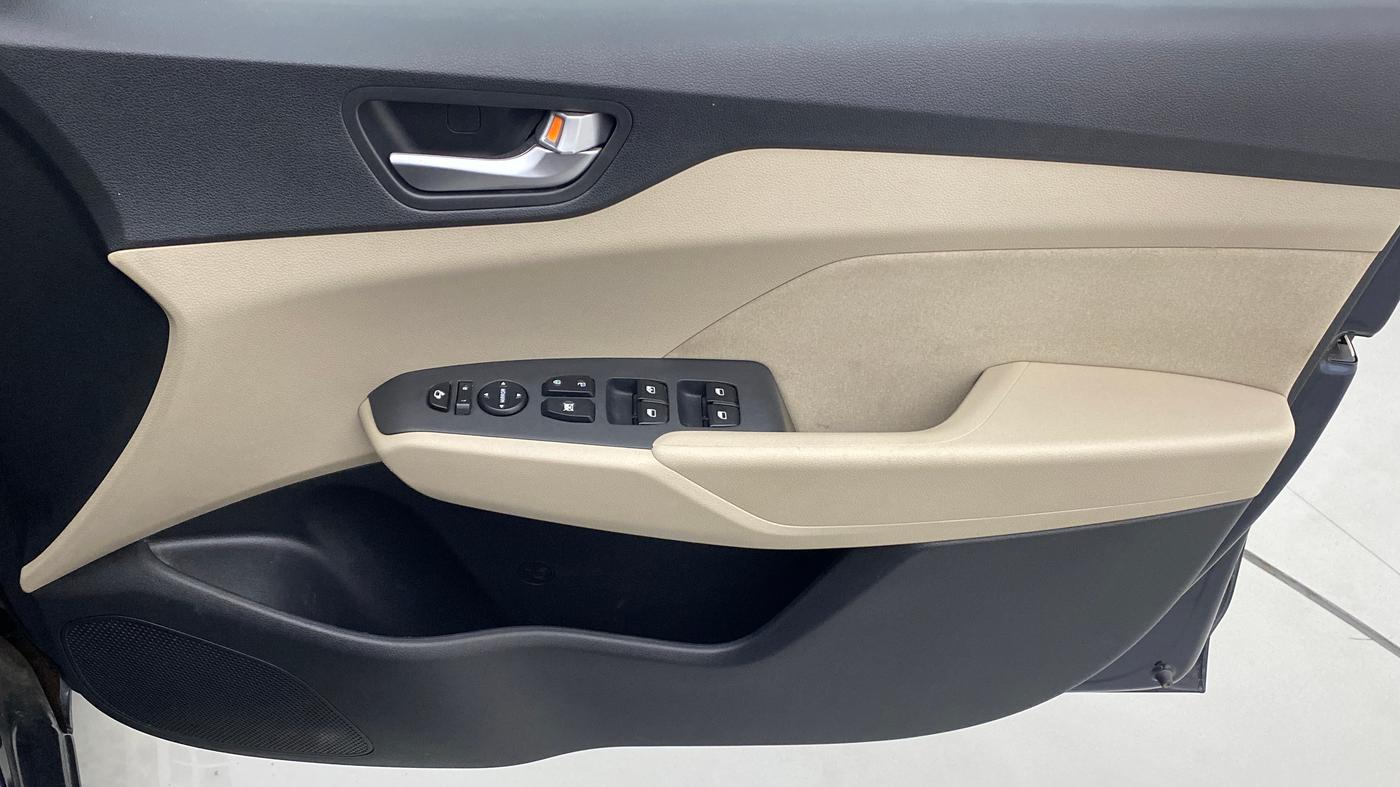 2022 Hyundai Verna SX 1.5 VTVT IVT, Petrol, Automatic, 16,626 km, Driver Side Door Panels Control