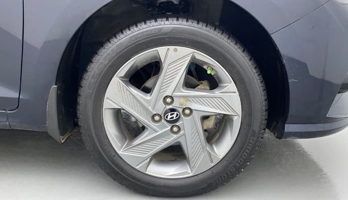 2022 Hyundai Verna SX 1.5 VTVT IVT, Petrol, Automatic, 16,626 km, Right Front Wheel