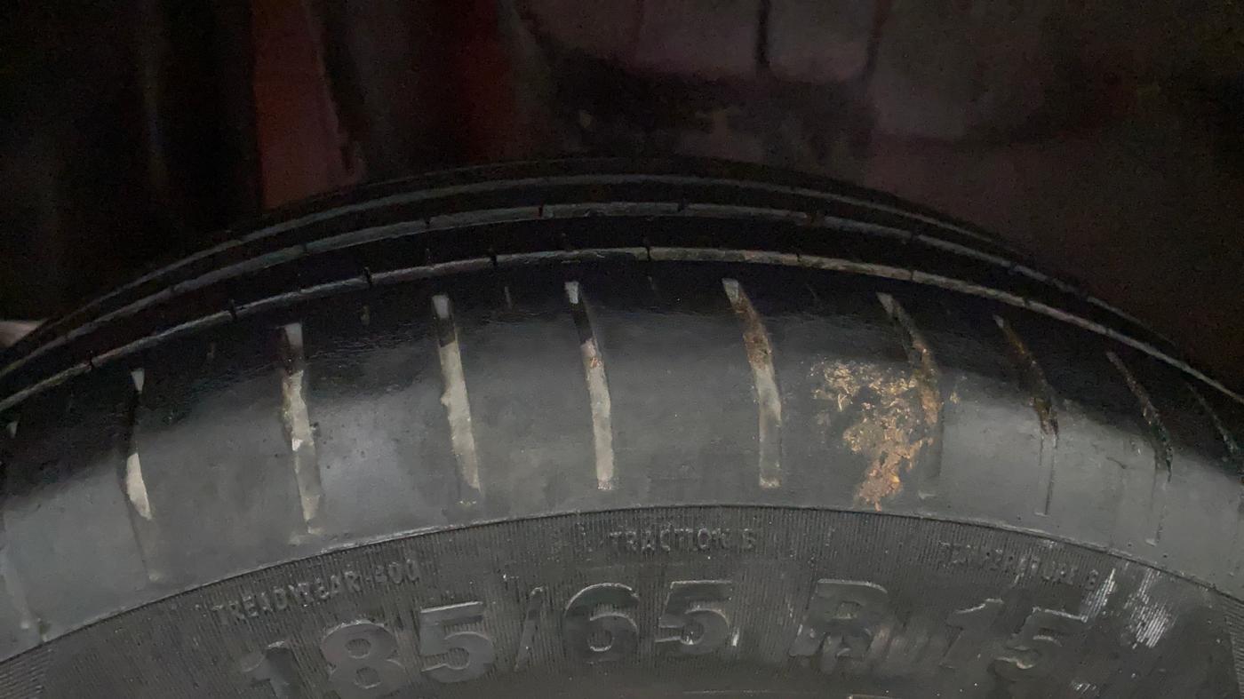 2021 Maruti Swift ZXI PLUS DUAL TONE, Petrol, Manual, 30,399 km, Right Rear Tyre Tread