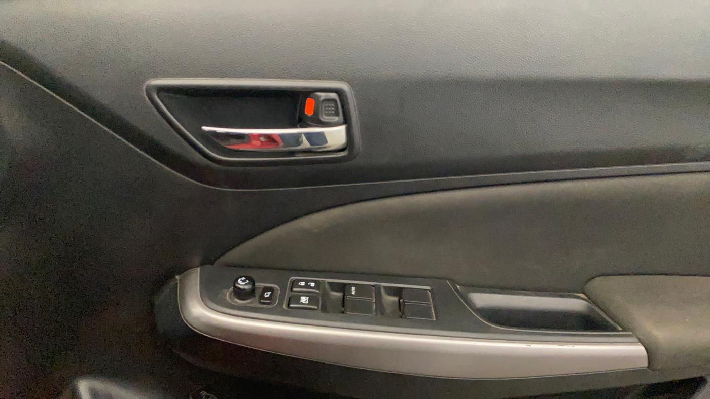 2021 Maruti Swift ZXI PLUS DUAL TONE, Petrol, Manual, 30,399 km, Driver Side Door Panels Control