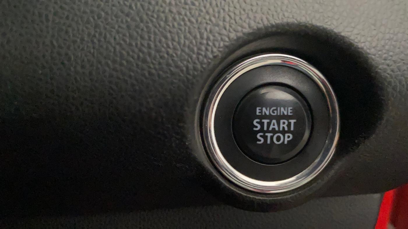 2021 Maruti Swift ZXI PLUS DUAL TONE, Petrol, Manual, 30,399 km, Keyless Start/ Stop Button
