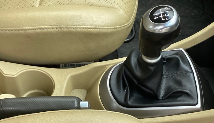 2015 Hyundai Verna 1.6 VTVT SX, Petrol, Manual, 62,728 km, Gear Lever