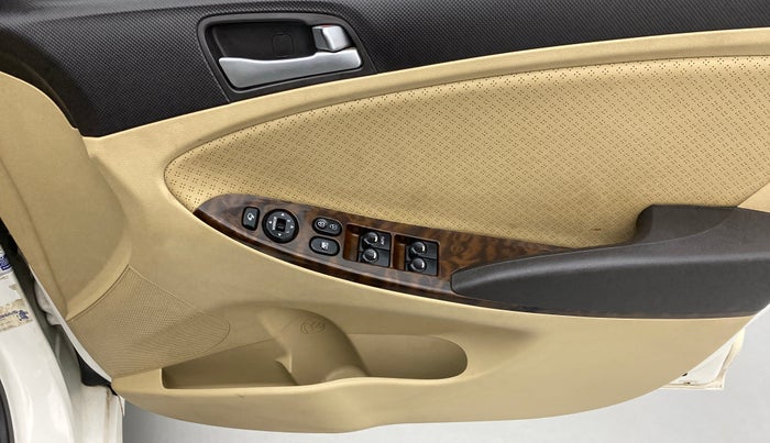 2015 Hyundai Verna 1.6 VTVT SX, Petrol, Manual, 62,728 km, Driver Side Door Panels Control