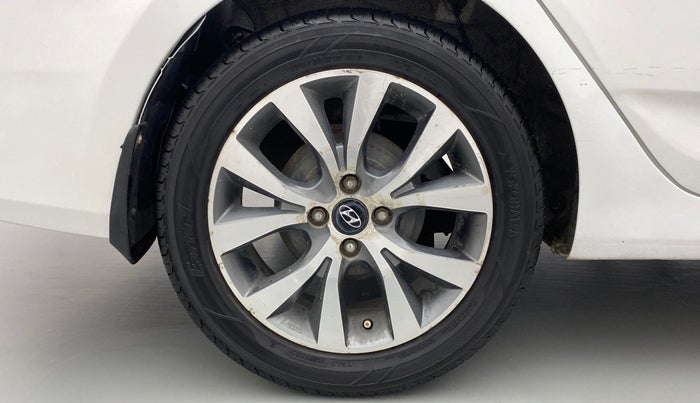 2015 Hyundai Verna 1.6 VTVT SX, Petrol, Manual, 62,728 km, Right Rear Wheel