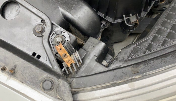 2013 Hyundai i20 SPORTZ 1.2, Petrol, Manual, 41,222 km, Left headlight - Clamp has minor damage