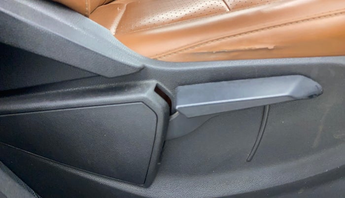 2014 Ford Ecosport TREND 1.5L DIESEL, Diesel, Manual, 1,12,714 km, Driver Side Adjustment Panel