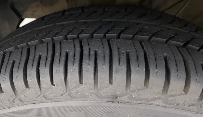 2022 Hyundai NEW SANTRO ERA EXECUTIVE, Petrol, Manual, 68,699 km, Left Front Tyre Tread