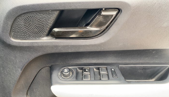 2022 Tata PUNCH ACCOMPLISHED MT, Petrol, Manual, 17,195 km, Driver Side Door Panels Control