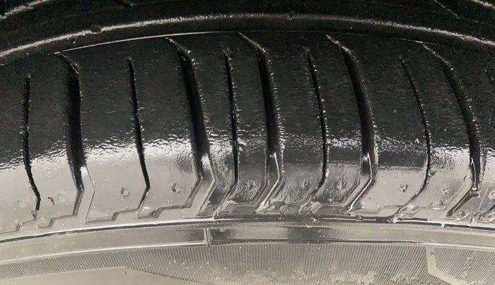 2022 Tata PUNCH ACCOMPLISHED MT, Petrol, Manual, 17,195 km, Right Front Tyre Tread