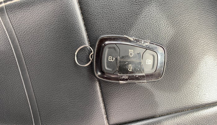 2022 Tata PUNCH ACCOMPLISHED MT, Petrol, Manual, 17,195 km, Key Close Up