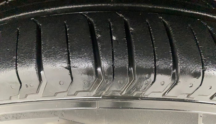 2022 Tata PUNCH ACCOMPLISHED MT, Petrol, Manual, 17,195 km, Left Front Tyre Tread