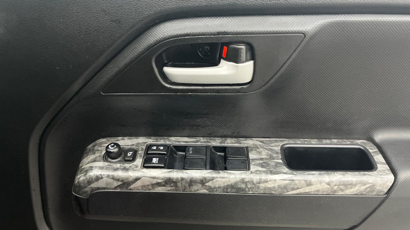 2024 Maruti New Wagon-R ZXI PLUS 1.2 AMT DUAL TONE, Petrol, Automatic, 29,981 km, Driver Side Door Panels Control