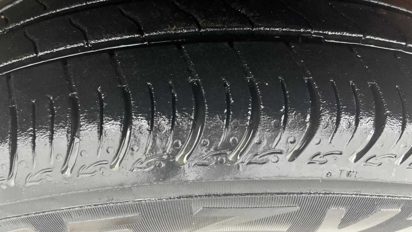 2024 Maruti New Wagon-R ZXI PLUS 1.2 AMT DUAL TONE, Petrol, Automatic, 29,981 km, Left Front Tyre Tread