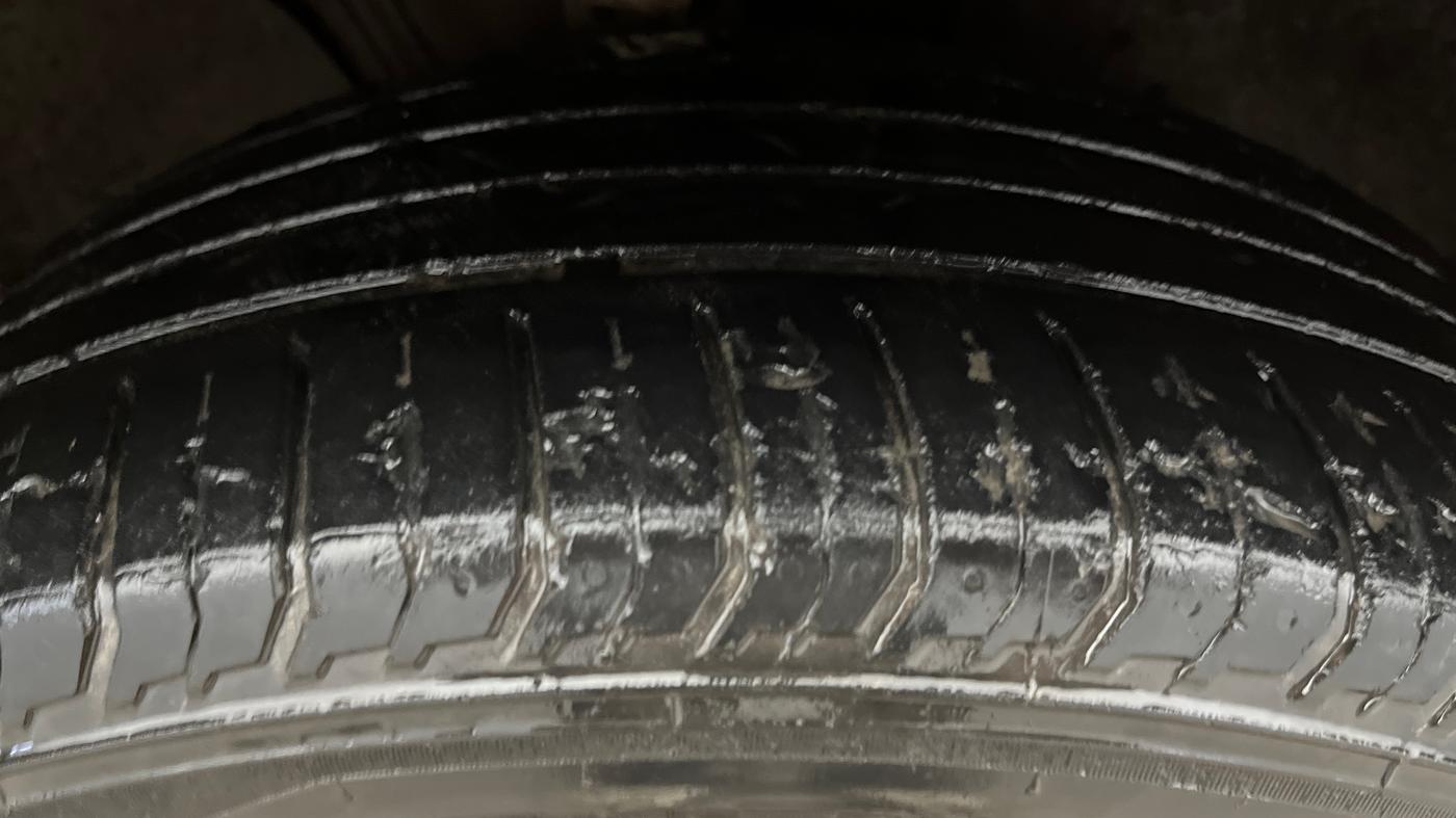 2022 Volkswagen VIRTUS HIGHLINE TSI 1.0 AT, Petrol, Automatic, 66,880 km, Right Front Tyre Tread