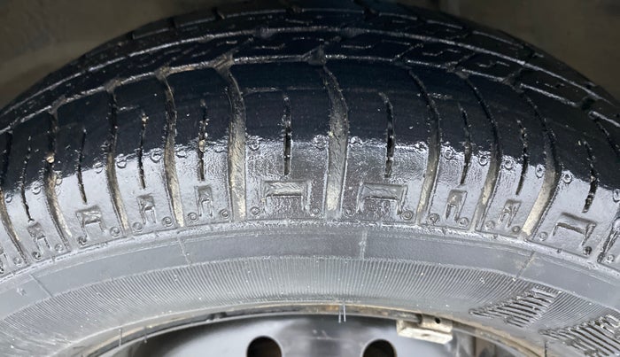 2014 Maruti Alto 800 VXI, Petrol, Manual, 20,906 km, Left Front Tyre Tread