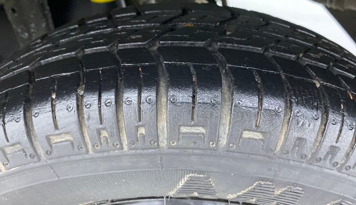 2014 Maruti Alto 800 VXI, Petrol, Manual, 20,906 km, Left Rear Tyre Tread