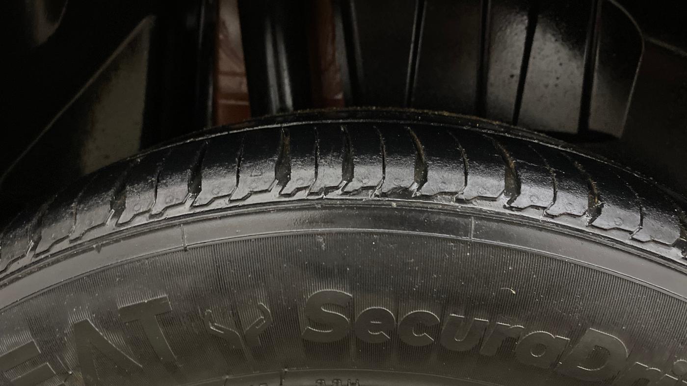 2017 Maruti Dzire ZXI AMT, Petrol, Automatic, 55,772 km, Right Rear Tyre Tread