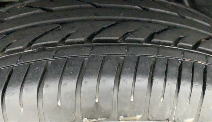 2014 Nissan Terrano XL P, Petrol, Manual, 54,533 km, Right Rear Tyre Tread