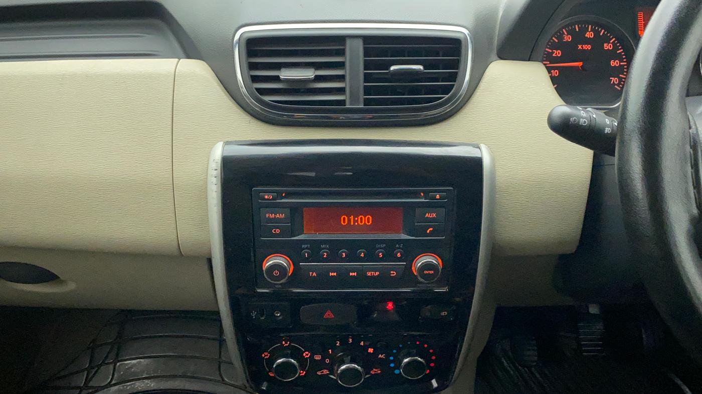 2014 Nissan Terrano XL P, Petrol, Manual, 54,533 km, Air Conditioner