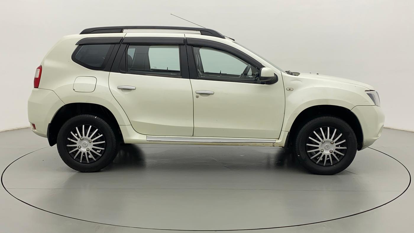 2014 Nissan Terrano XL P, Petrol, Manual, 54,533 km, Right Side View