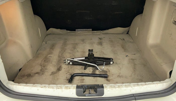 2014 Nissan Terrano XL P, Petrol, Manual, 54,533 km, Boot Inside