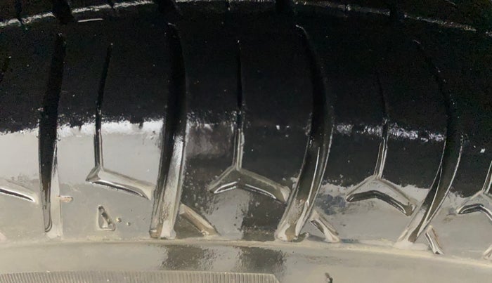 2013 Hyundai Eon ERA +, Petrol, Manual, 96,947 km, Right Front Tyre Tread