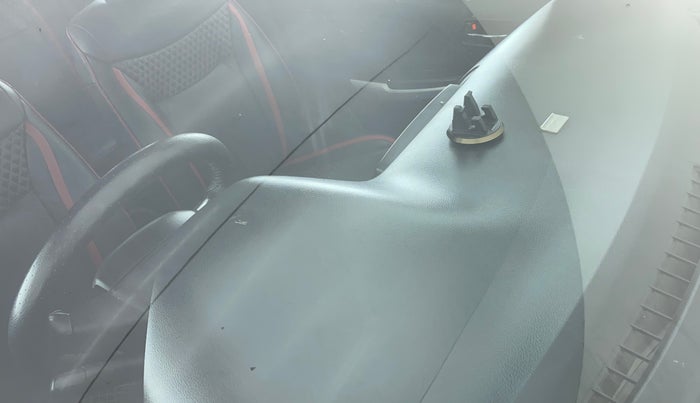 2017 Maruti Baleno DELTA PETROL 1.2, Petrol, Manual, 37,706 km, Front windshield - Minor spot on windshield