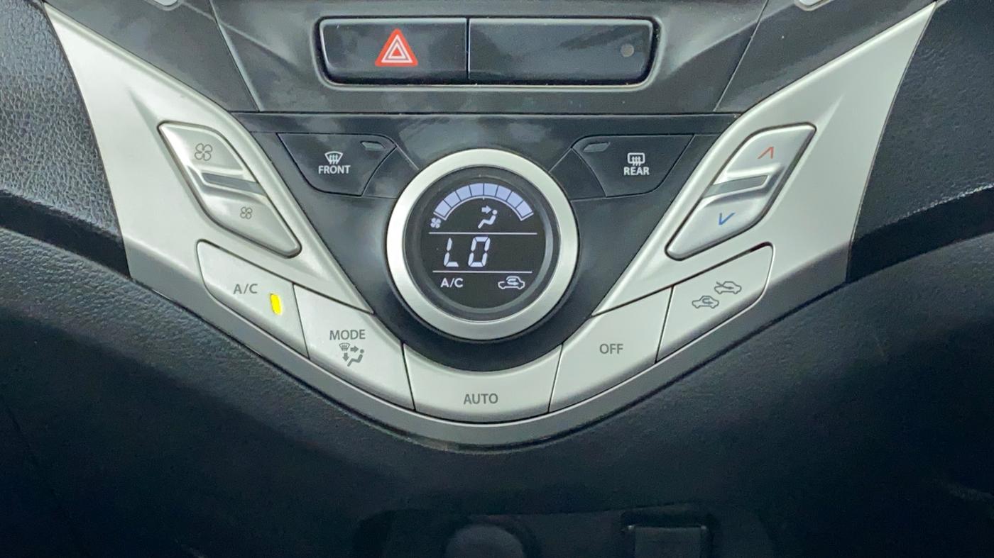 2017 Maruti Baleno DELTA PETROL 1.2, Petrol, Manual, 37,706 km, Automatic Climate Control