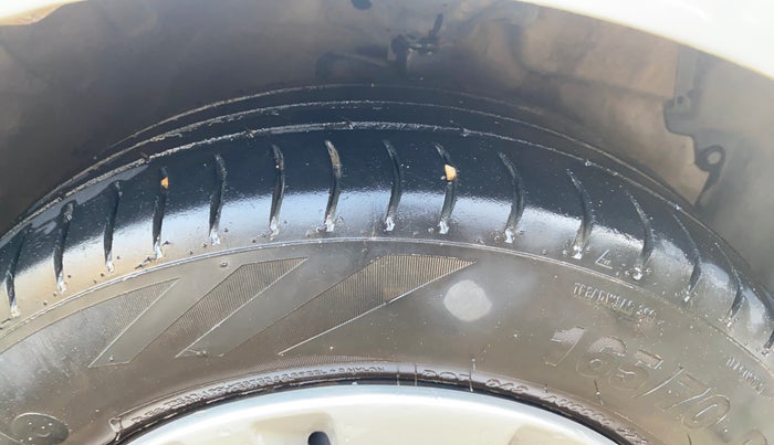 2016 Maruti Celerio VXI AMT, Petrol, Automatic, 1,43,989 km, Right Front Tyre Tread