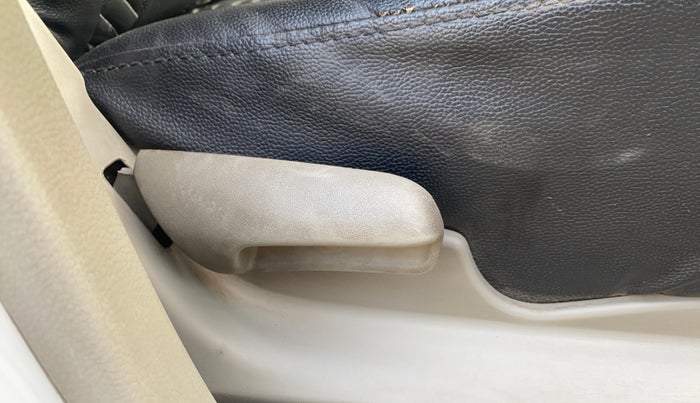 2016 Maruti Celerio VXI AMT, Petrol, Automatic, 1,43,989 km, Driver Side Adjustment Panel