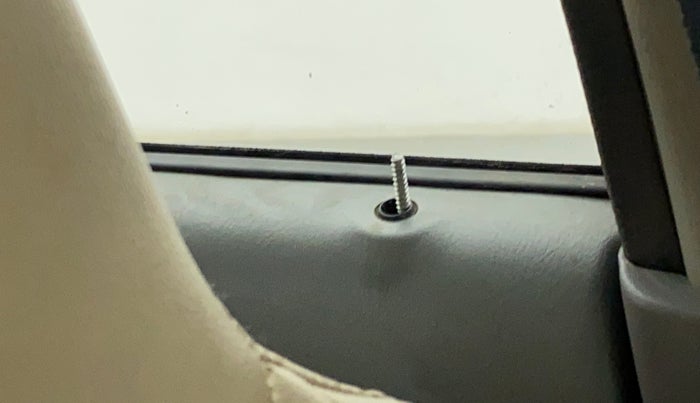 2011 Maruti Alto K10 VXI, Petrol, Manual, 16,237 km, Lock system - Door lock knob has minor damage