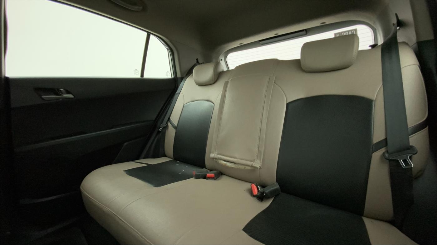 2016 Hyundai Creta SX PLUS 1.6 PETROL, Petrol, Manual, 63,975 km, Right Side Rear Door Cabin