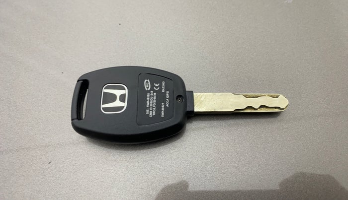 2014 Honda Amaze 1.2L I-VTEC S, Petrol, Manual, 16,371 km, Key Close Up