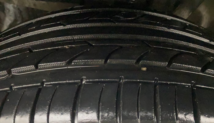 2018 Jeep Compass LONGITUDE 2.0 DIESEL, Diesel, Manual, 63,733 km, Left Front Tyre Tread