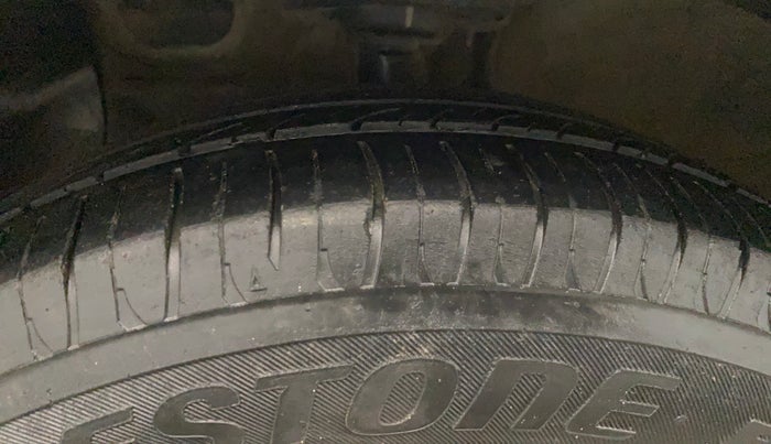2017 Hyundai Xcent SX 1.2, Petrol, Manual, 89,636 km, Left Front Tyre Tread