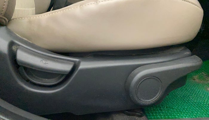 2017 Hyundai Xcent SX 1.2, Petrol, Manual, 89,636 km, Driver Side Adjustment Panel