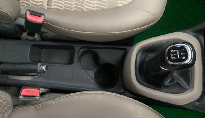 2017 Hyundai Xcent SX 1.2, Petrol, Manual, 89,636 km, Gear Lever