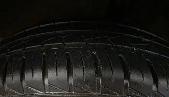2023 Renault Kwid CLIMBER MT 1.0, Petrol, Manual, 11,377 km, Left Rear Tyre Tread