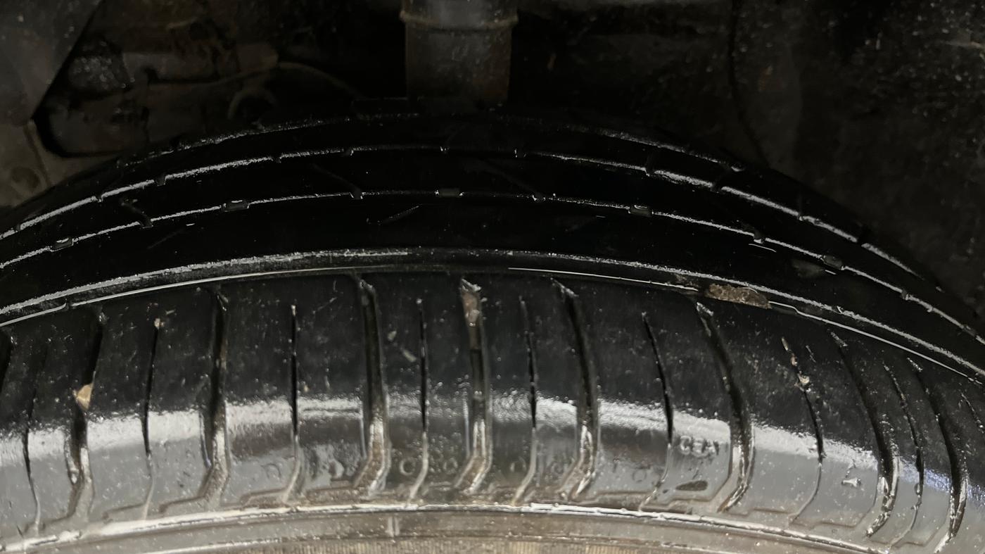 2019 Maruti Vitara Brezza VDI, Diesel, Manual, 89,741 km, Left Front Tyre Tread