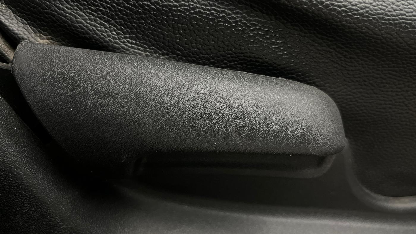2019 Maruti Vitara Brezza VDI, Diesel, Manual, 89,741 km, Driver Side Adjustment Panel