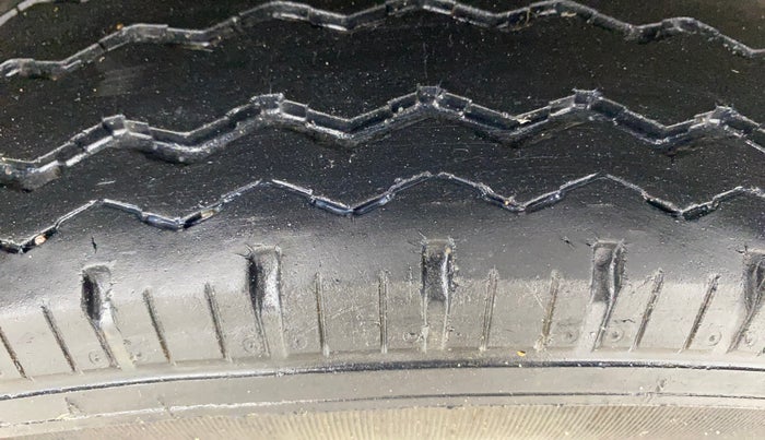 2016 Maruti Eeco 5 STR WITH A/C+HTR, Petrol, Manual, 21,249 km, Left Rear Tyre Tread