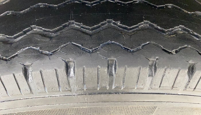 2016 Maruti Eeco 5 STR WITH A/C+HTR, Petrol, Manual, 21,249 km, Right Rear Tyre Tread