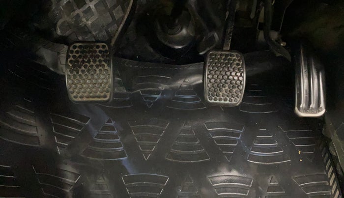 2016 Maruti Eeco 5 STR WITH A/C+HTR, Petrol, Manual, 21,249 km, Pedals